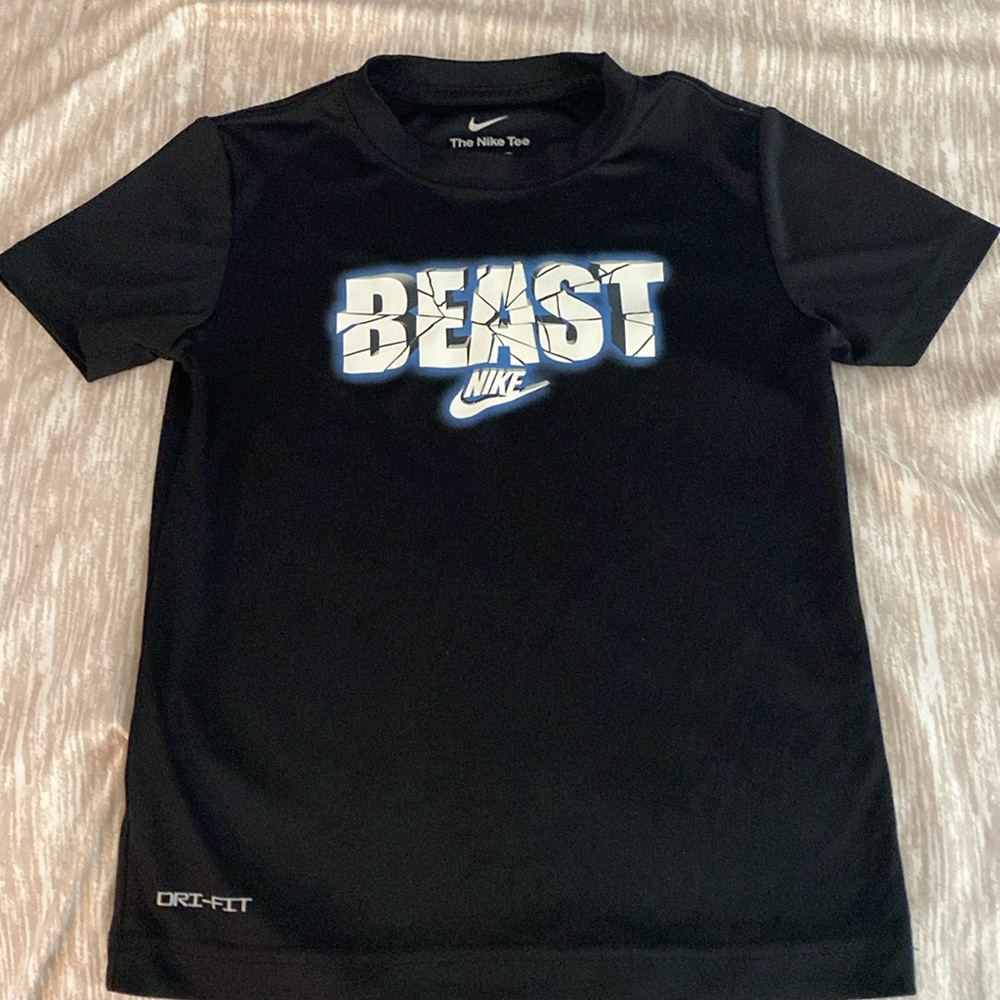 Boys 5-6 years Nike Dri-FIT "Beast" Graphic Tee